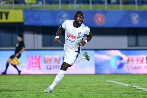 客场4-0完胜！大连英博队史首次战胜青岛西海岸 此前三次交手全败